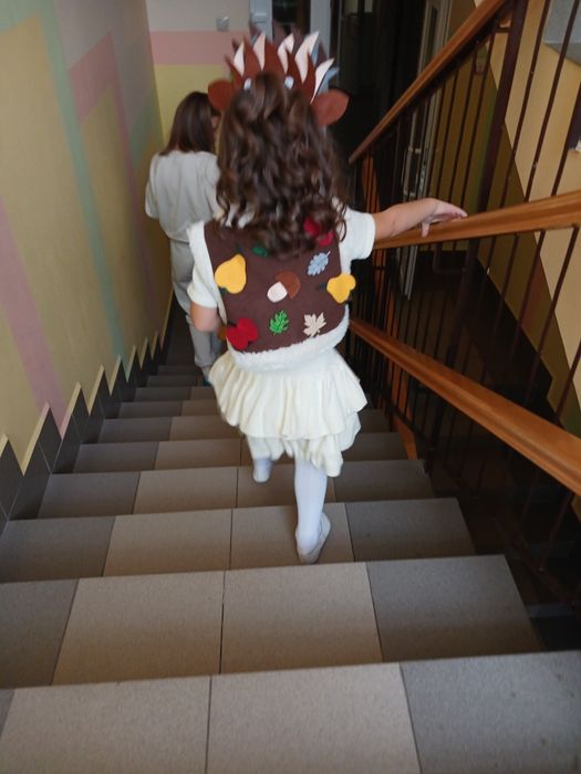 Костюм їжачка дівчинка