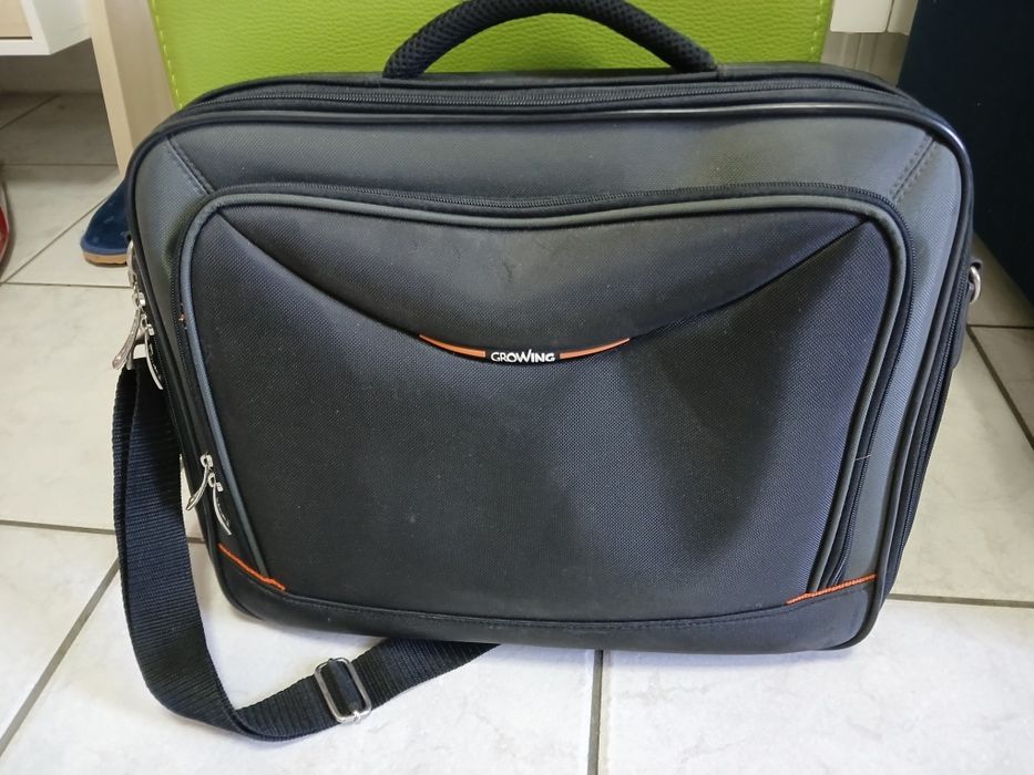 Mala de computador como nova