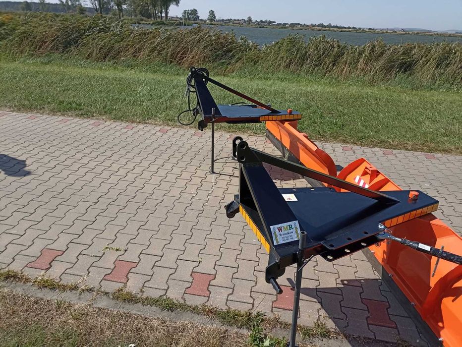 Pług obrotowy 360° mocowany na TUZ ciągnika