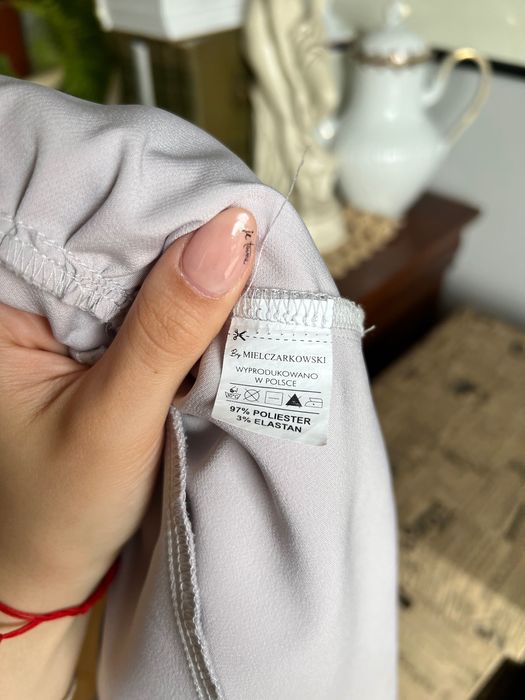 Liliowo popielata sukienka wizytowa By Mielczarkowski