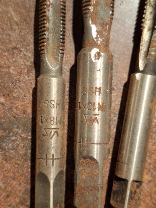 Trzy sztuki gwintowników