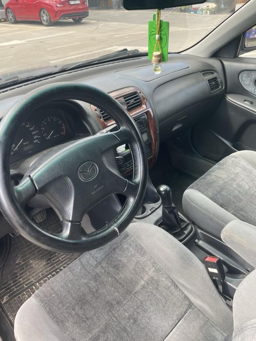 Mazda 626 1998 року