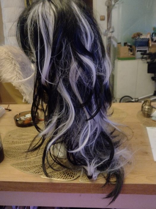 Peruka damska biało czarna