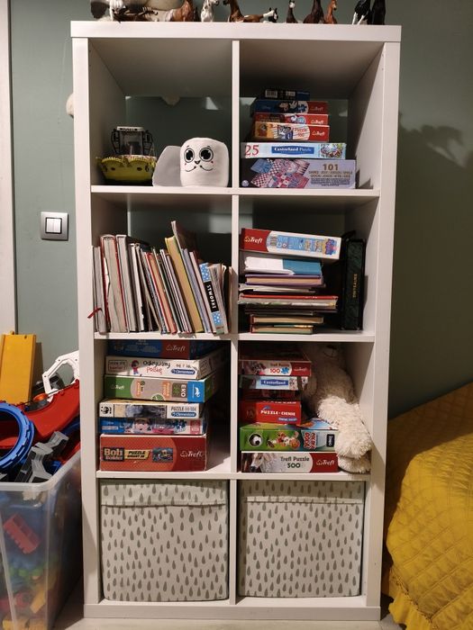 Regał do pokoju dziecięcego