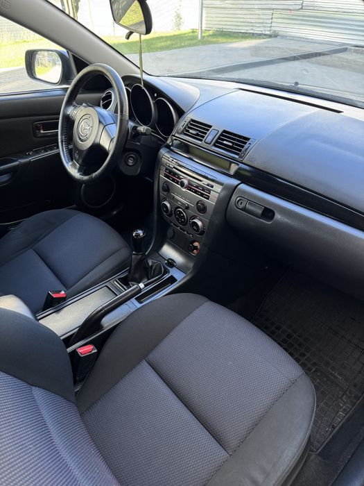 Mazda 3 1.6 benzyna