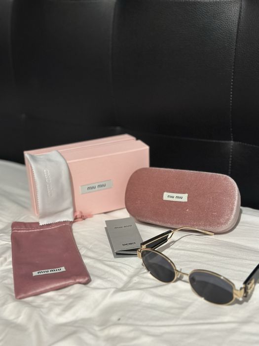 Oculos Miu Miu Novos em caixa com todos acessorios