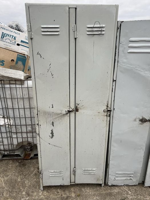 Szafki bhp  masywne  4szt