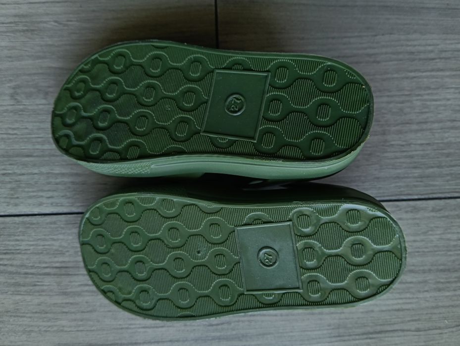 Sandálias Chicco criança verdes tamanho 27 novas