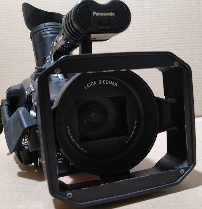 Відеокамера Panasonic AG-DVX100s