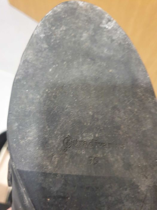 Sapatos stradivarius