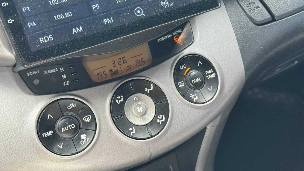Toyota RAV 4  Автомат повний привід газ бензин 2008