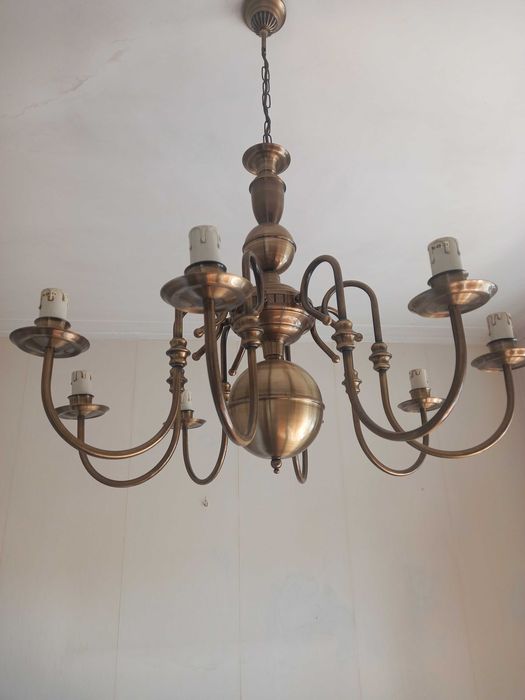 Candeeiro de teto em latão em muito bom estado