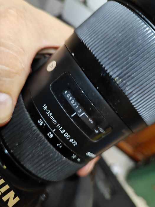 Sigma A 18-35/1.8 DC HSM Nikon F pod matrycę APS-C