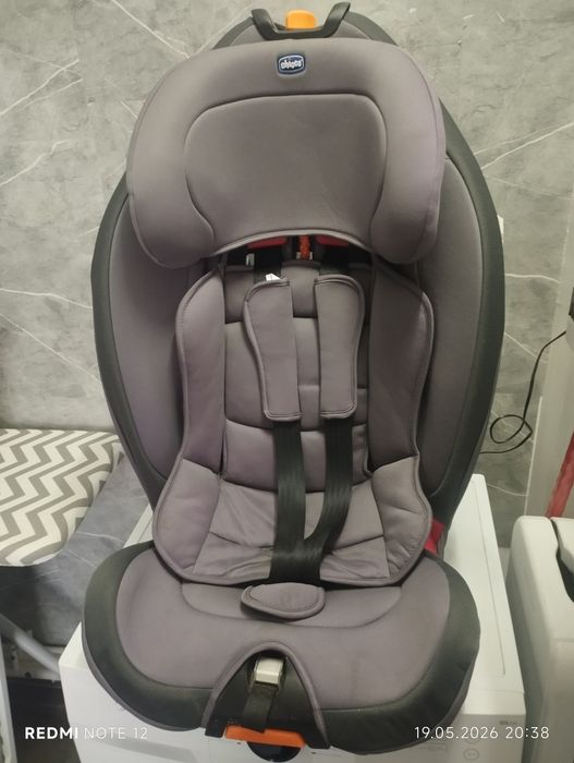 Vendo cadeira auto para criança Chicco (Artsana Group, Made in Italy).