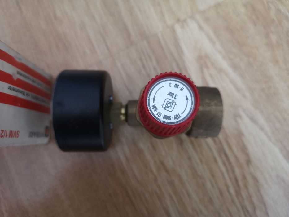 SVM 1/2" - 3bary Watts - zawor bezpieczenstwa z manometrem