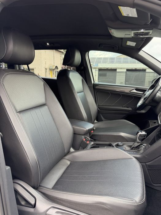 Volkswagen Tiguan  SE R-Line
