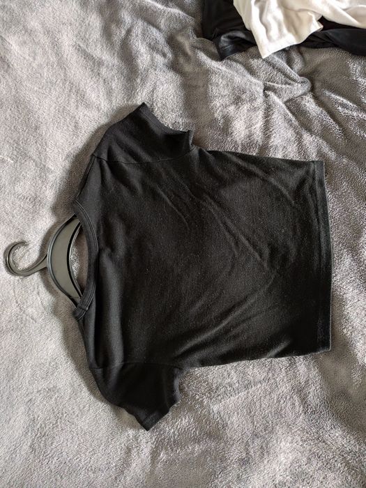 Czarny crop top rozmiar S