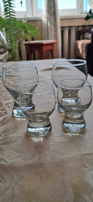 Рюмки, бокалы, стопки (цветное стекло, хрусталь)