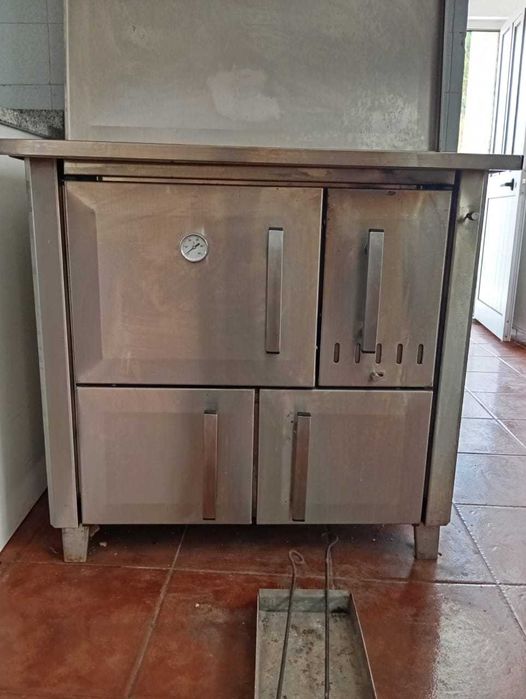 Fogão a Lenha em Inox – Excelente Estado