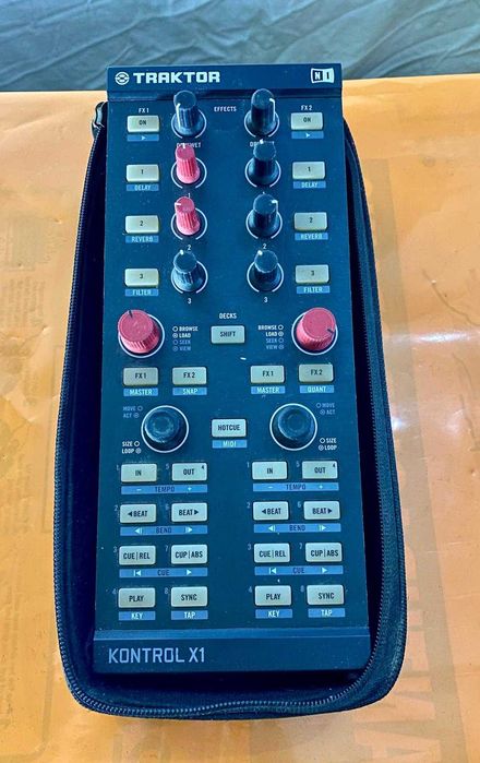 Traktor Kontrol X1 MK1 – Controlador DJ para Traktor