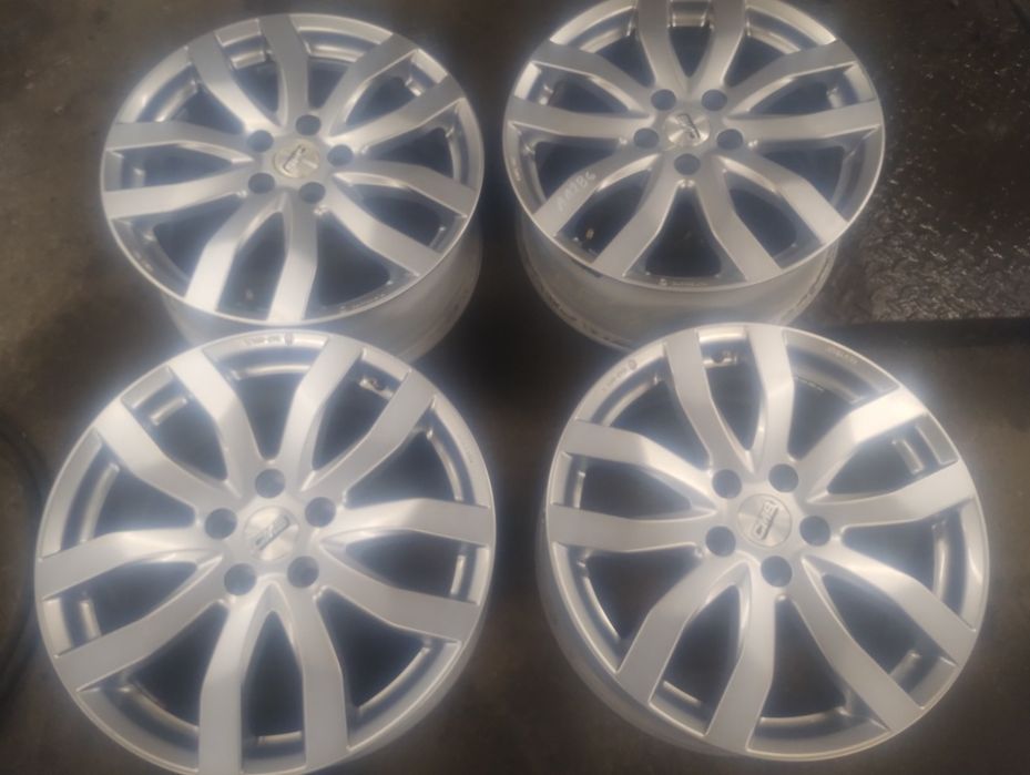 5x114,3 18 cali 7,5 j et 49 felgi aluminiowe CMS