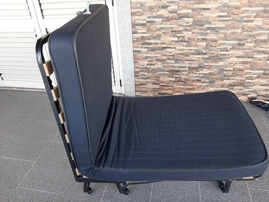Cama dobrável (Divã)