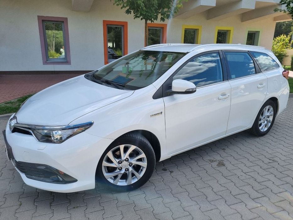 Toyota Auris 1.8 Hybrid Lift Navi Kamera pewny Przebieg Bezwypadek