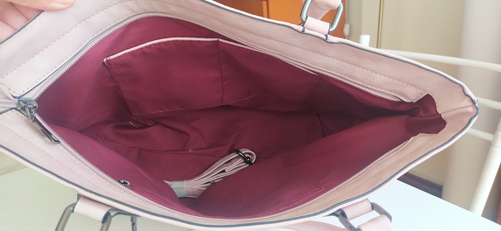 Mala de mulher de cor rosa