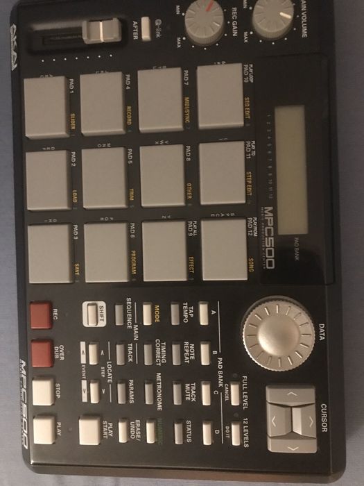 Akai mpc 500 em otimo estado