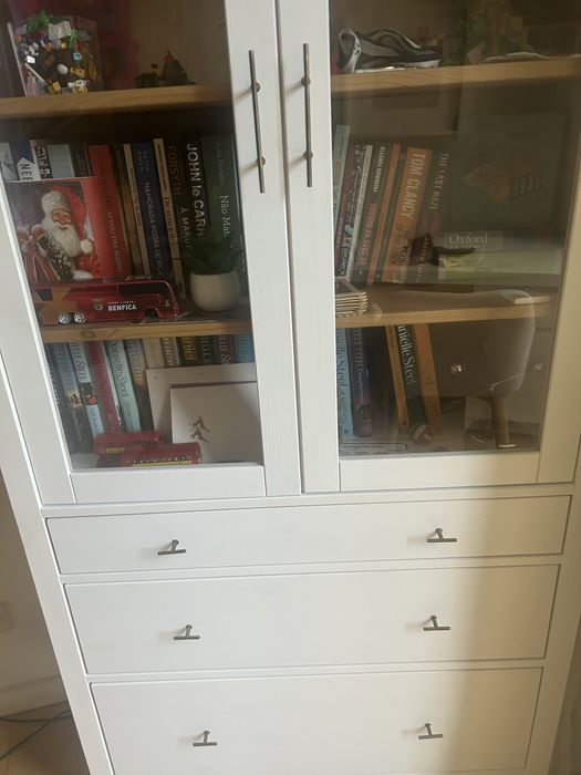 Estante/vitrine Hemnes Ikea altura 197cm