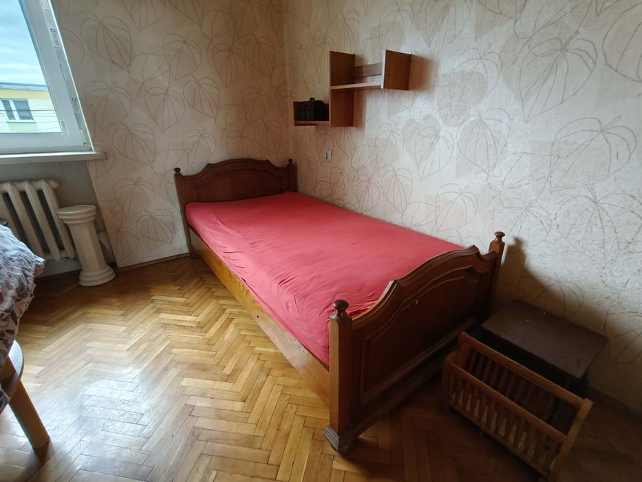 Dębowe łóżko antyk