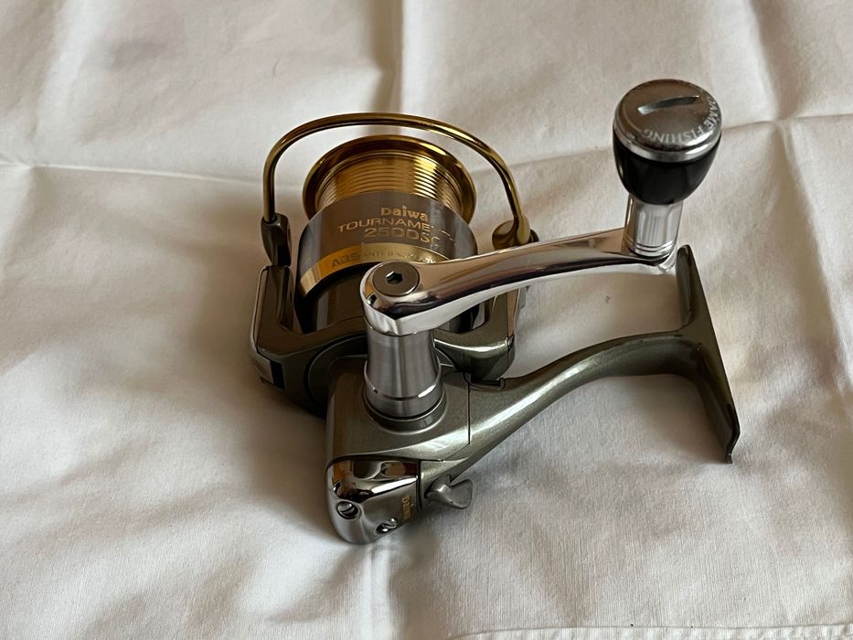 OKAZJA!!! Daiwa Tournament-Z 2500SC JAPAN z tuningową korbą i kapslem