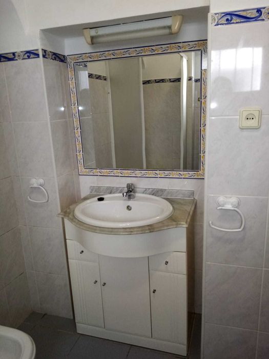 Aluga se apartamento t2 no centro histórico a estudantes