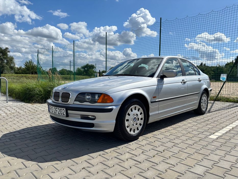 BMW Seria 3 320i R6 udokumentowany przebieg piękny stan od 10 lat w rodzinie FILM
