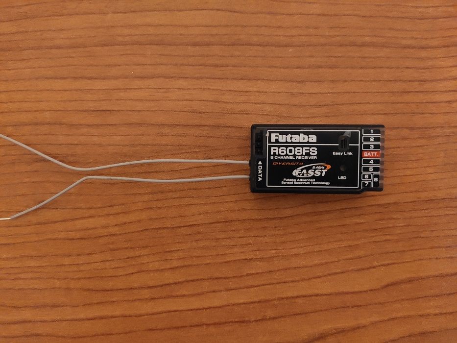 Servos Futaba Brushless BLS451/BLS251 + Receptor Futaba R608FS