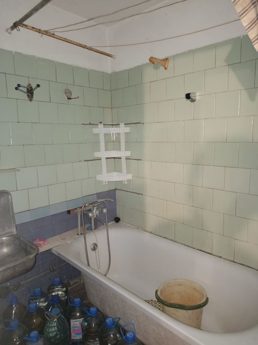 Продаю 3к/кв ул.Пушкинская ,гараж,закрытый двор 32000$