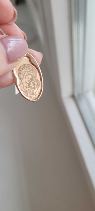 Золота підвіска ладанка Божа Матір