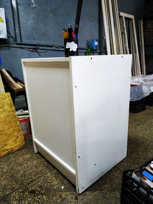 Продам стіл -тумбу з ДСП