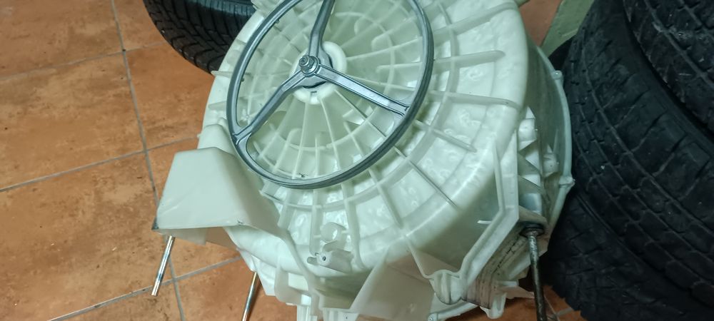 Sprzedam uszkodzoną pralkę Amica na części