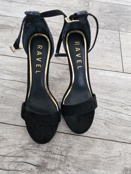 Genialne czarne buty na zrobionym słupku r.37 RAVEL