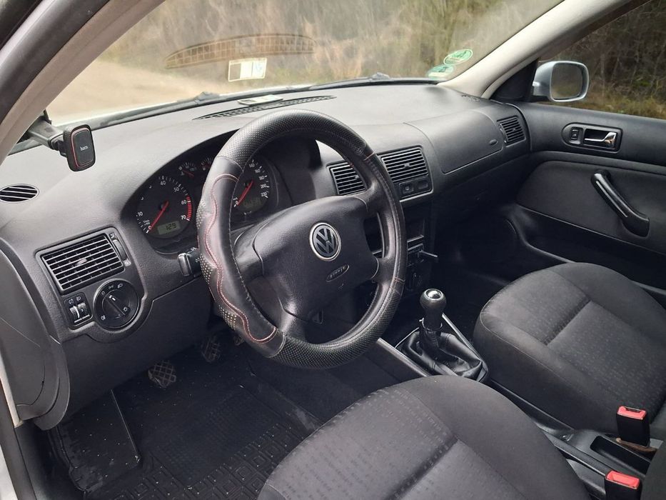 Продам Volkswagen Golf 4 1.4 16 V