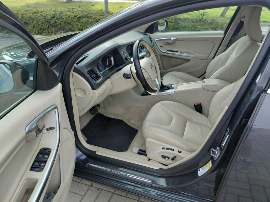 Sprzedam VOLVO S60 2,5 T5 AWD