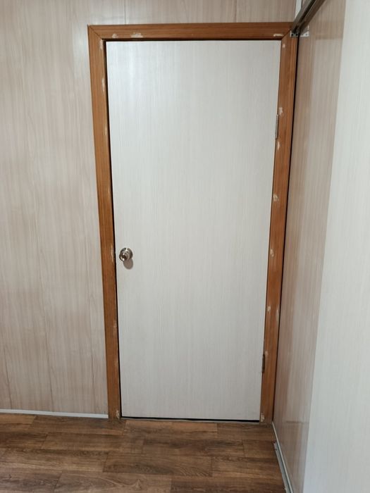 Продам межкомнатные двери( дверное полотно)