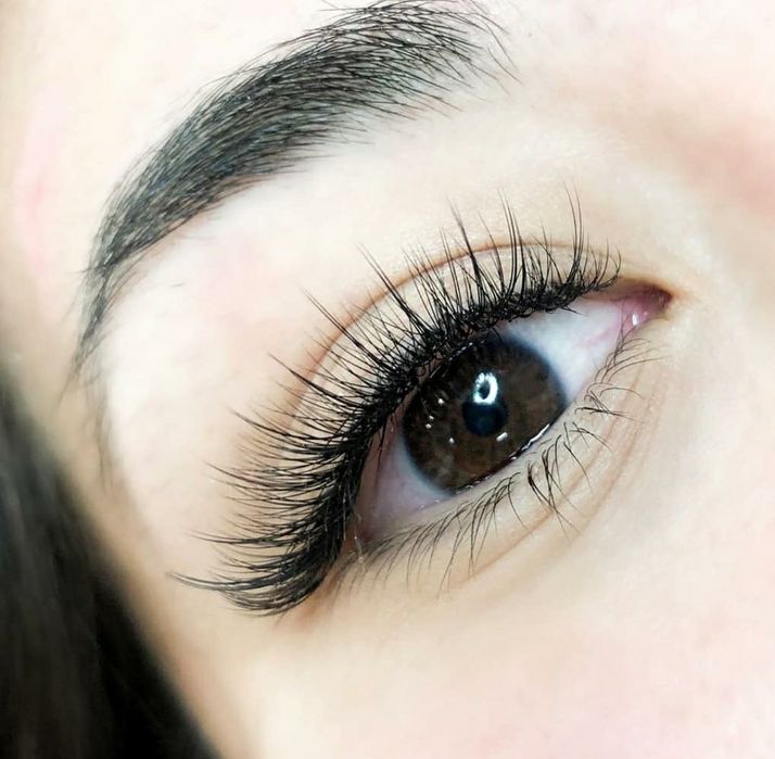 Нарощення вій, оформлення брів, перманентний макіяж