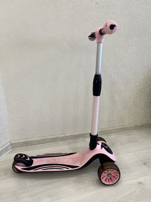 Трохколісний самокат Maraton Golf