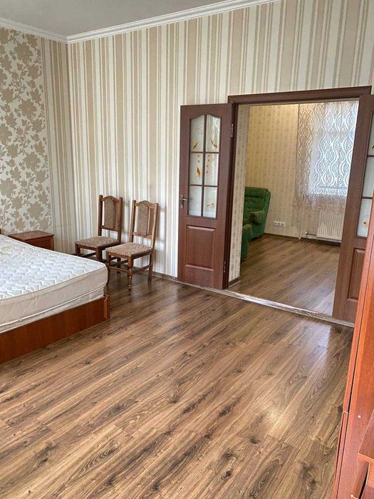 Продам 2-кімнатну квартиру 46 м² з індивідуальним опаленням, центр (район Турецької площі)