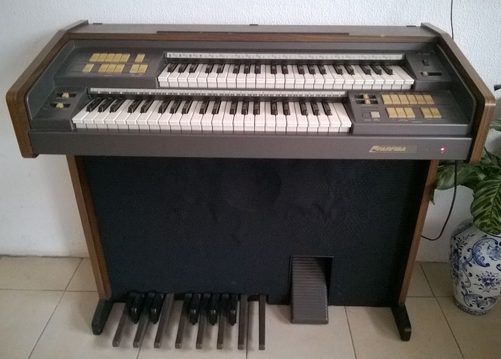 Orgão (/"Piano") Marca: Farfisa ; Modelo: F200 (*Oferta)