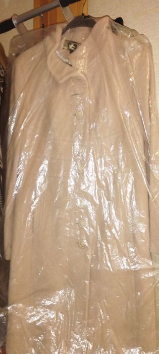 Пальто новое бежевое