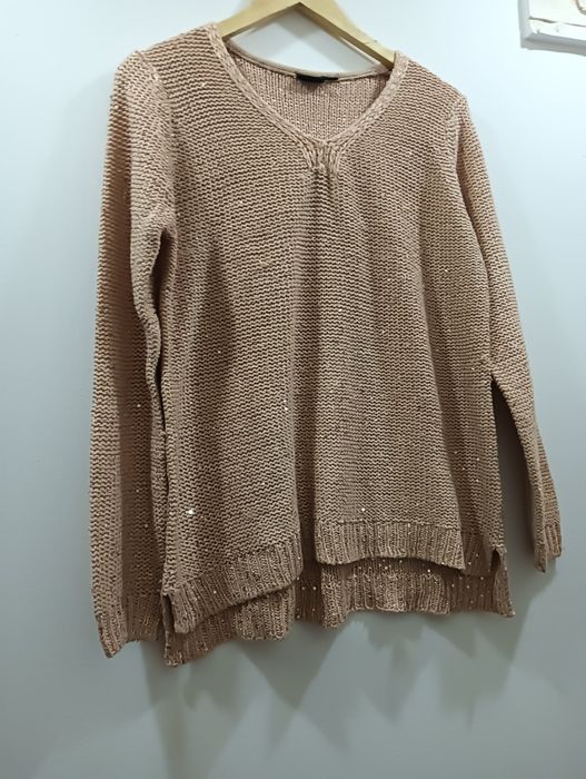 Swetr w cekinki kolor róż pudrowy