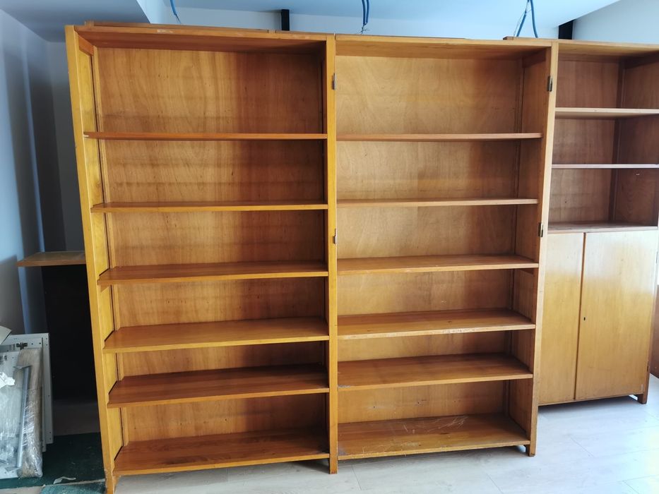 Vintage/Mid century /mesas de centro Olaio estantes e armários,